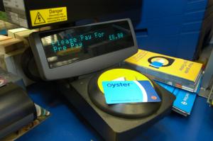 how to check credit on oyster card online